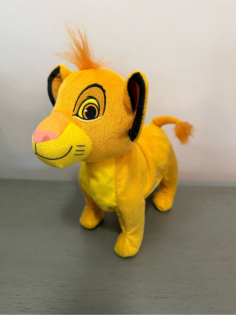 Disney The Lion King Talk & Roar Walking Simba 12 in Plush Toy Perfect Condition